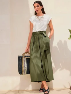 Robe longue haut et jupe en différents matériaux