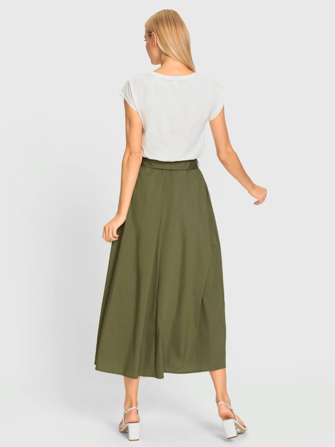Robe longue haut et jupe en différents matériaux