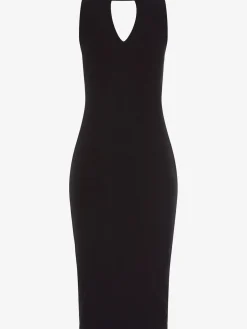 Robe mi-longue découpes tendance à l'encolure