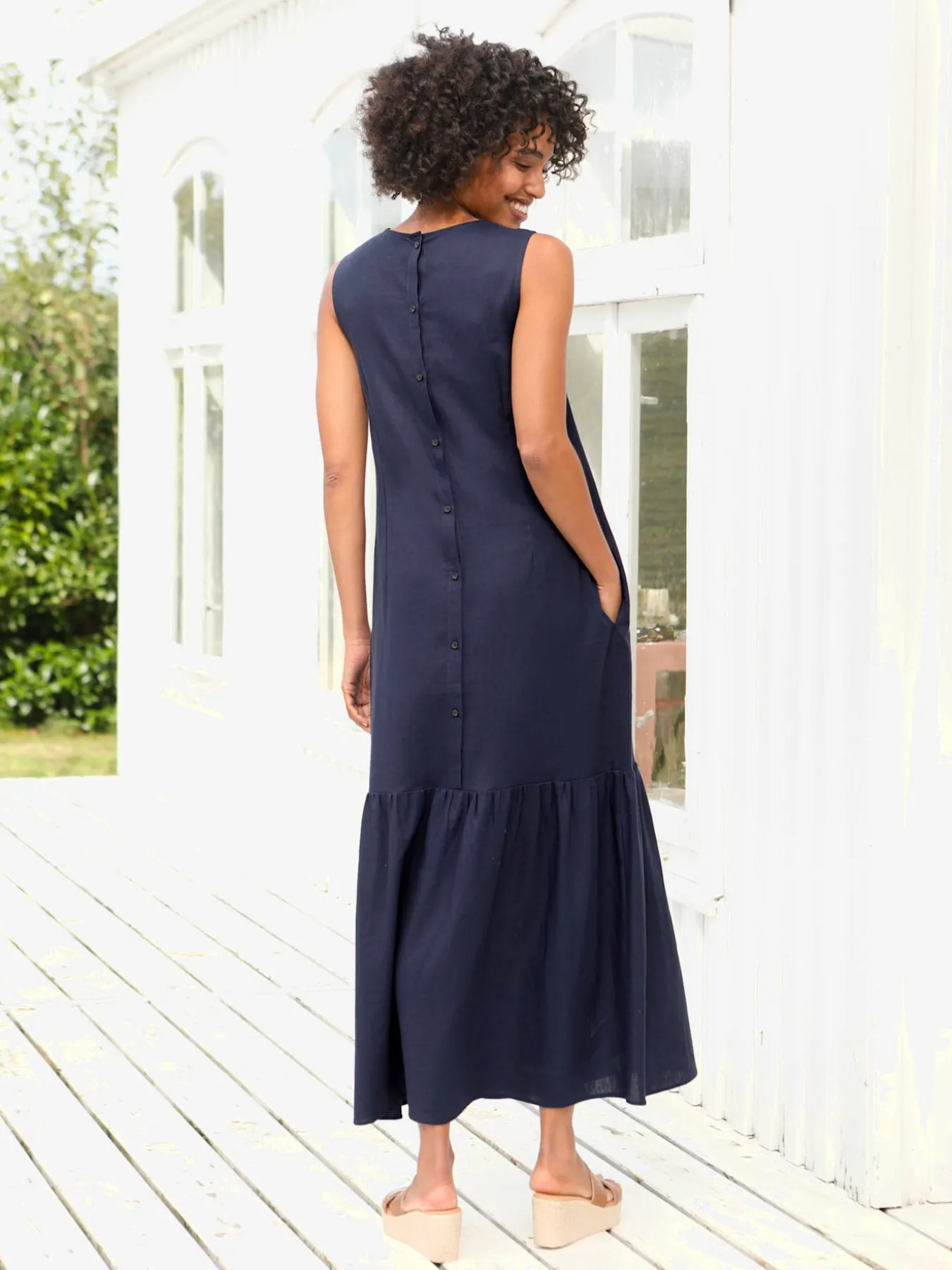 Robe tissée patte de boutonnage au dos