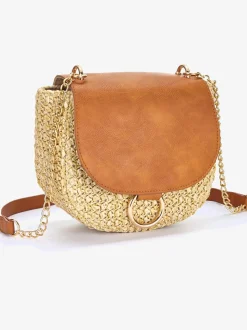 Sac à main en imitation raphia avec détails chaînes couleur or sur la bandoulière