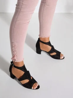 Sandales à brides découpes tendance et talon bottier confortable