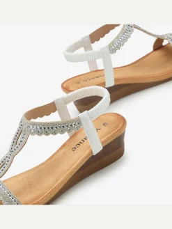 Sandales avec détails brillants tendance