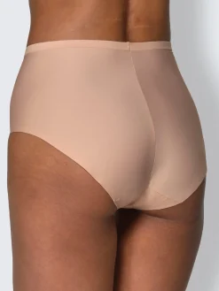 Slip gainant effet moulant