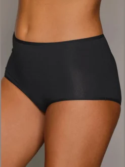 Slips finitions élastiques et plates à la taille et aux échancrures