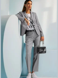 Tailleur pantalon intemporel et chic