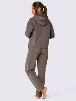 Tenue détente matière sweat