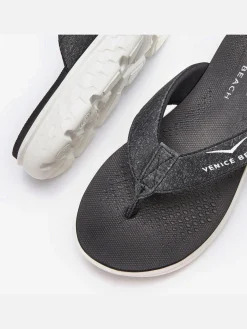 Tongs avec semelle imperméable