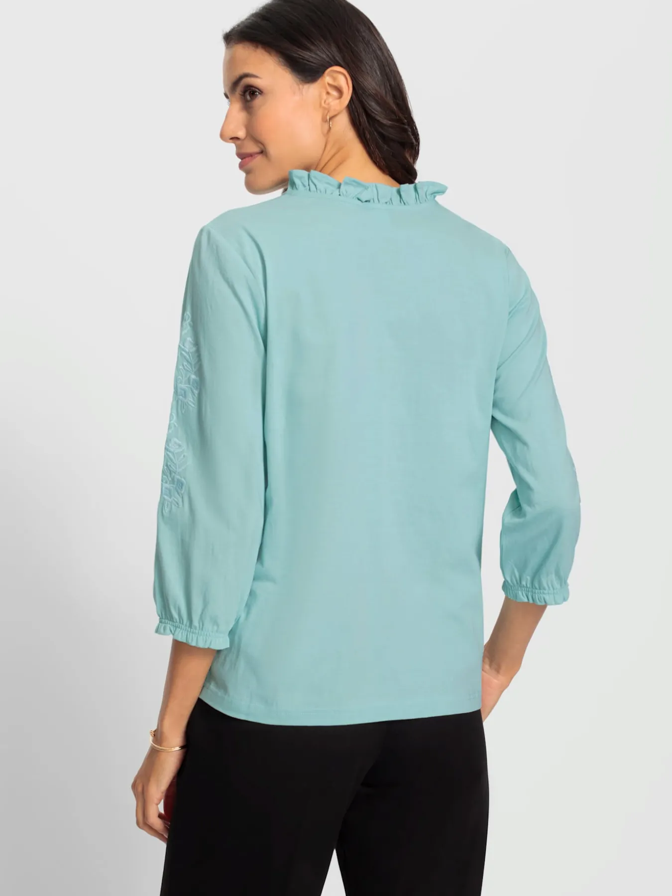 T-shirt à manches 3/4 superbe broderie florale