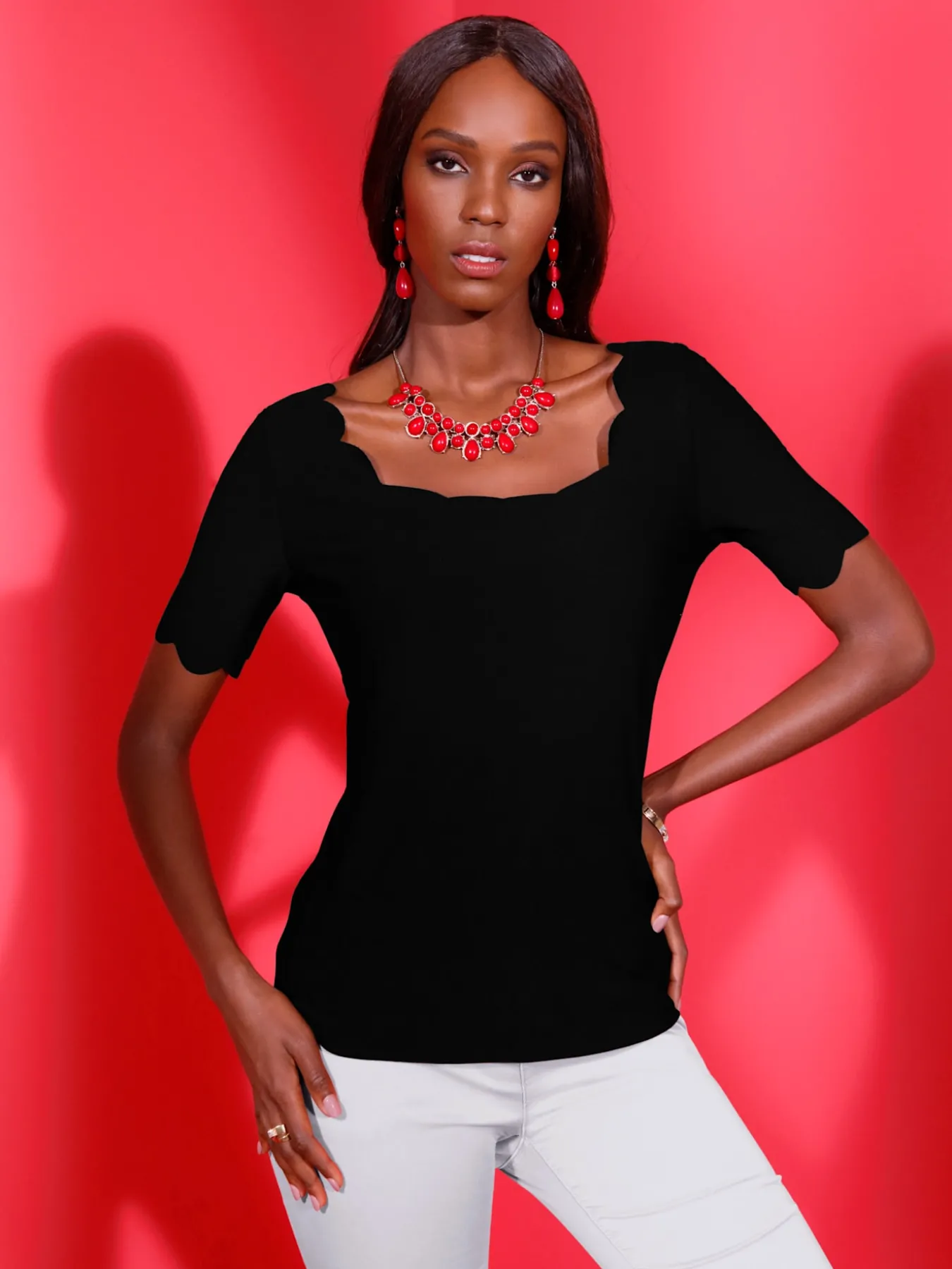 T-shirt à manches courtes bords arrondis féminins