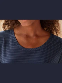 T-shirt à manches courtes qualité dévoré tendance avec rayures