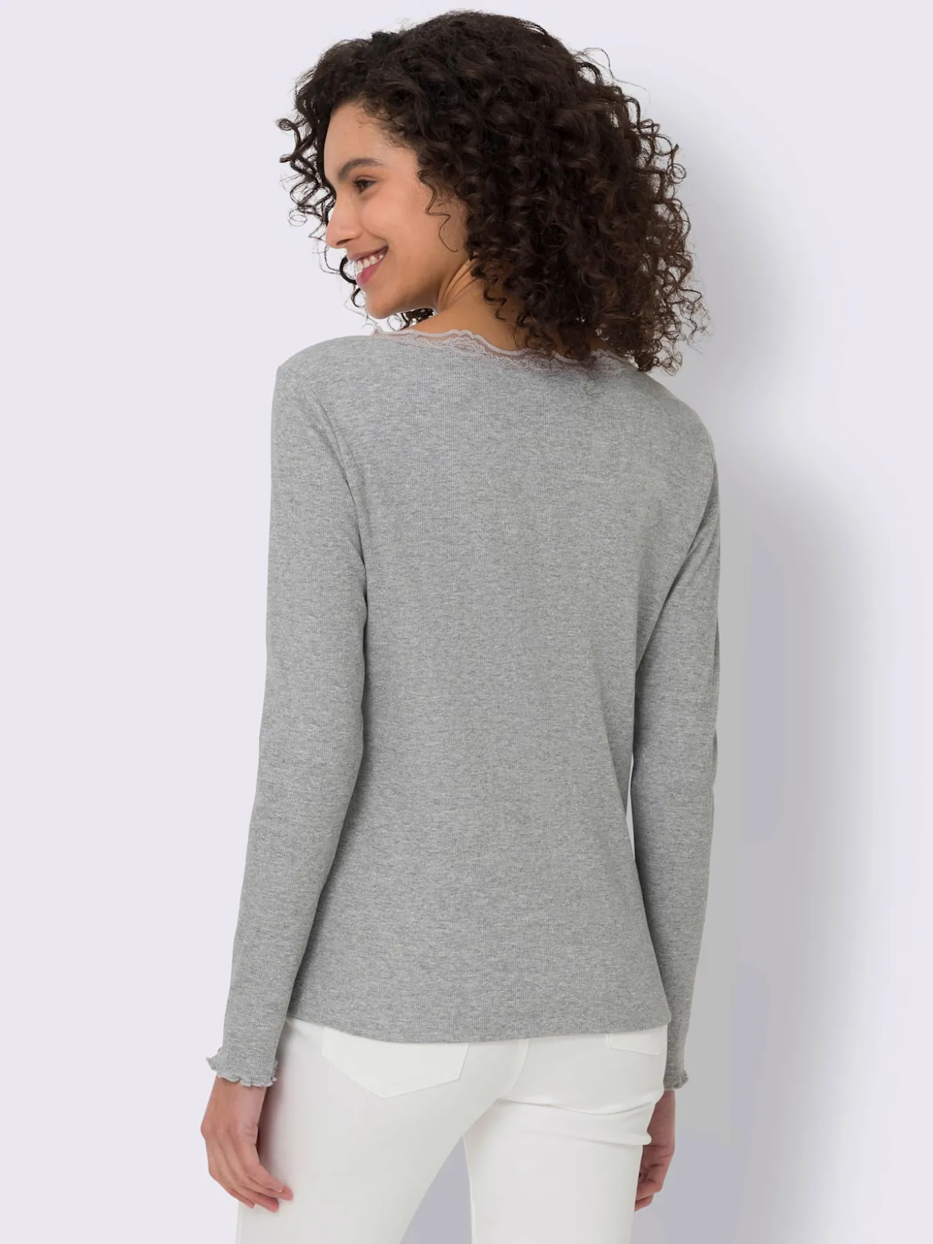 T-shirt en v look original et romantique