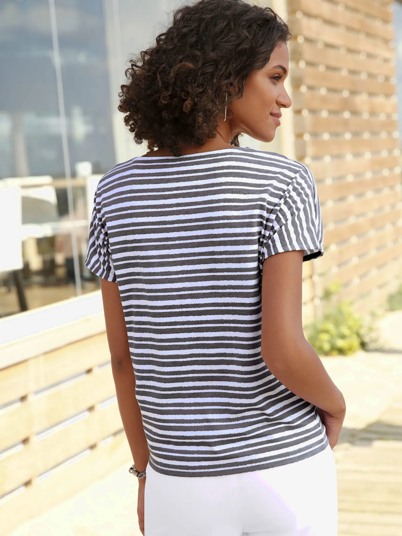 T-shirt femme col rond classique à rayures