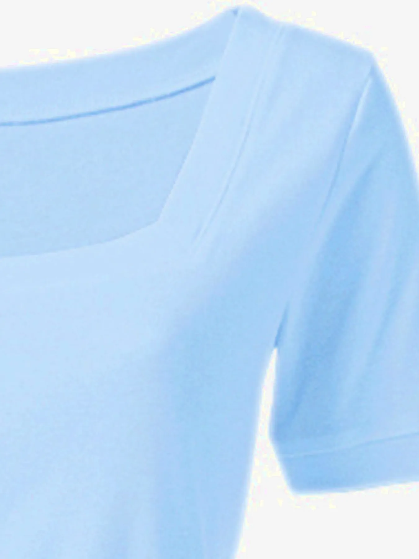 T-shirt grande encolure carrée