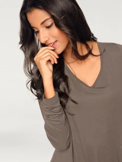 T-shirt long pointes tendance à la finition