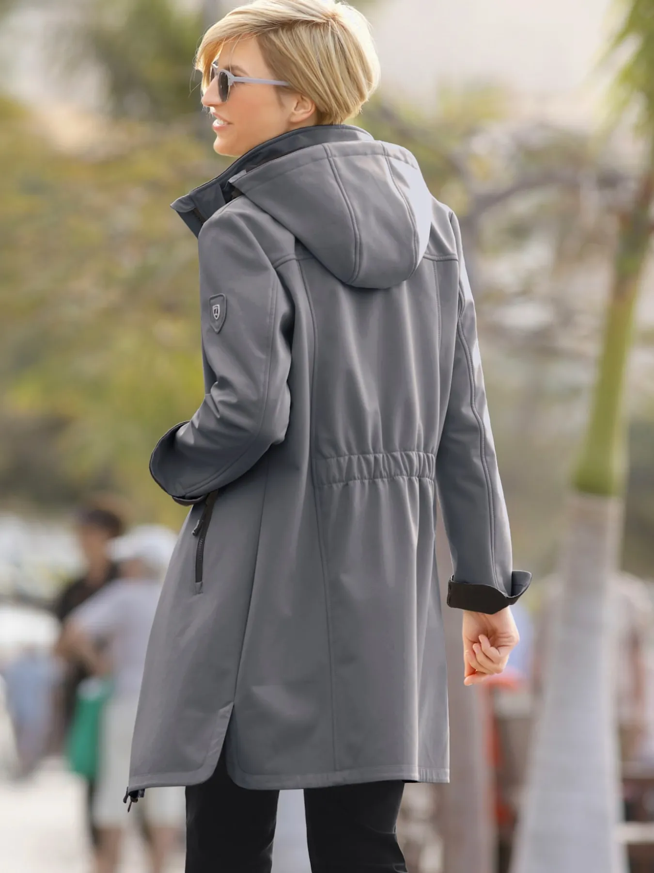 Veste coupe vent longue qualité softshell col montant avec capuche