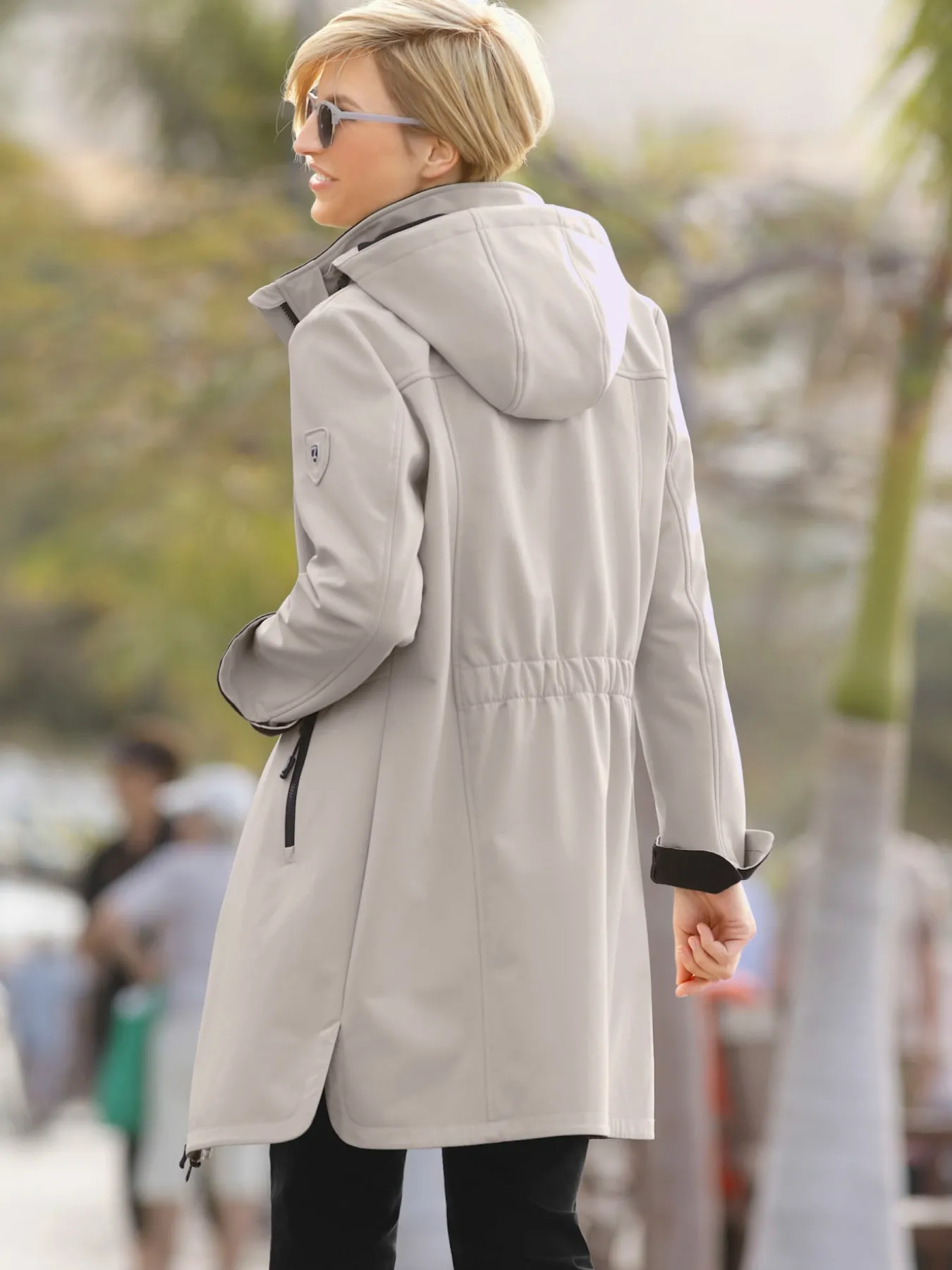 Veste coupe vent longue qualité softshell col montant avec capuche