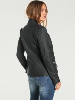Veste en cuir modèle décontracté et élégant