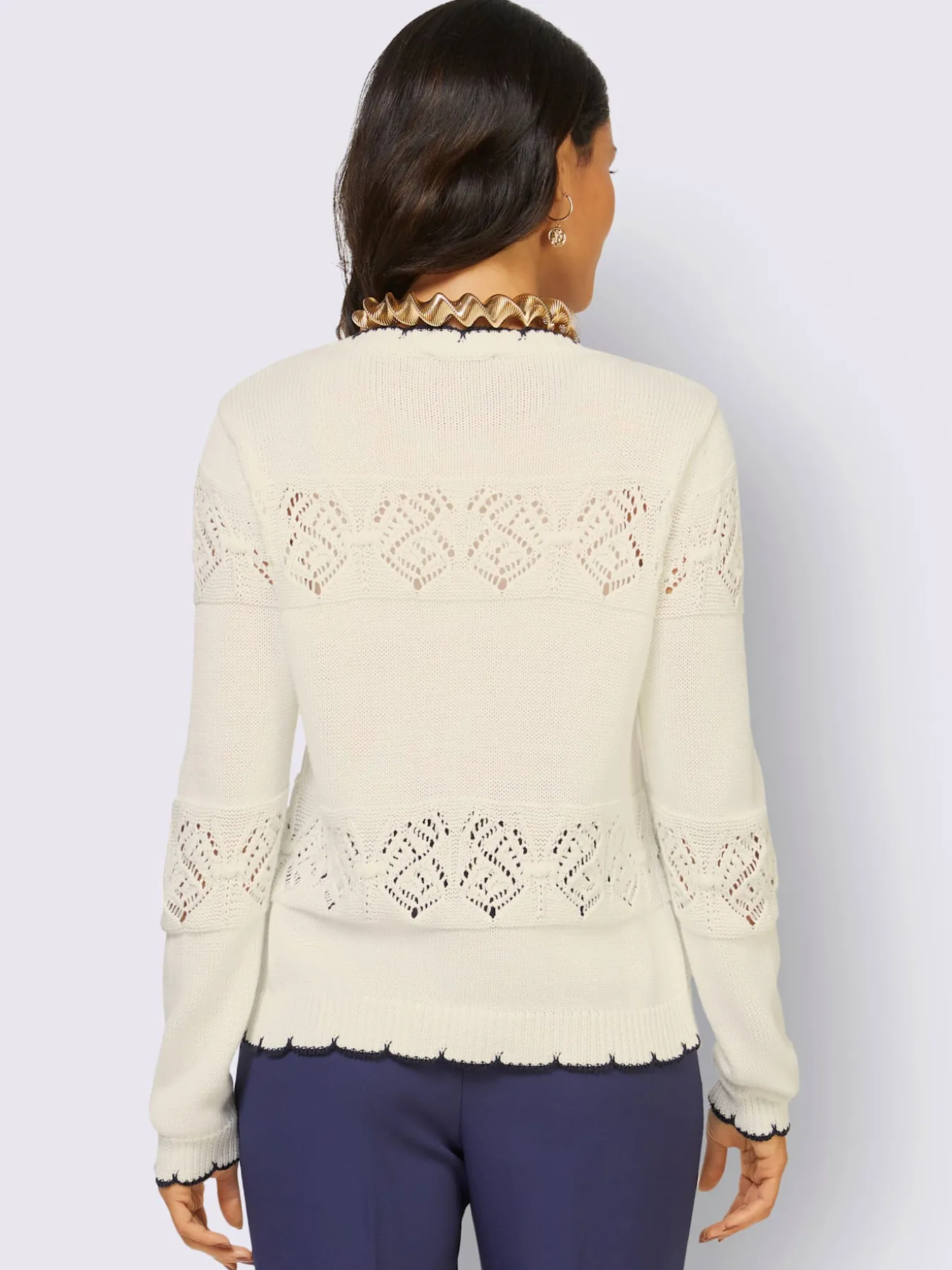 Veste en tricot ajouré avec motif ajouré