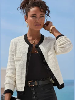Veste en tricot finitions contrastées