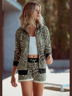 Veste sweat confortable à capuche